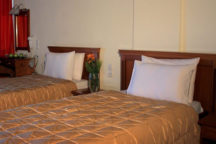 Imagen de la habitación del Hotel Famissi Eden. Foto 9