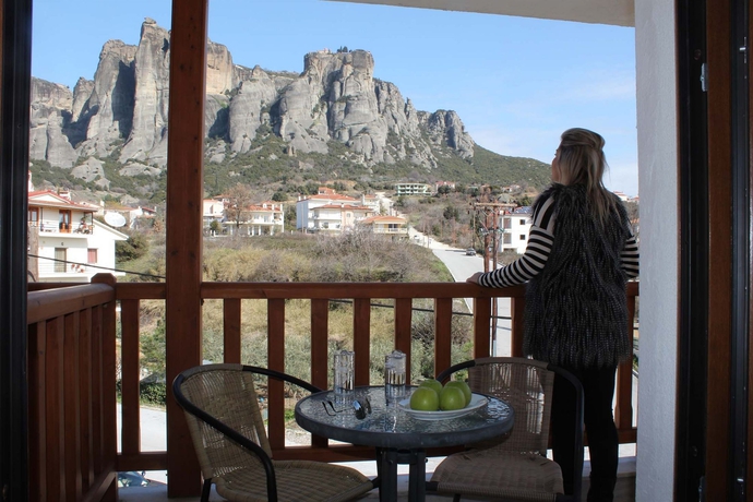 Imagen de la habitación del Hotel Famissi. Foto 4