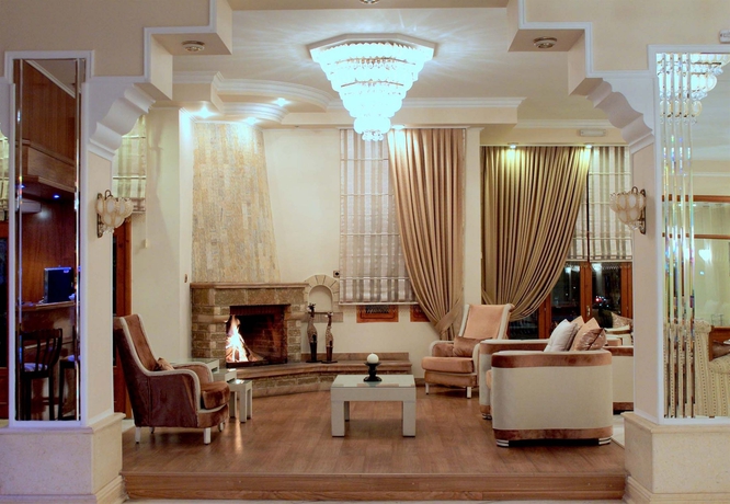 Imagen de los interiores del Hotel Famissi. Foto 11