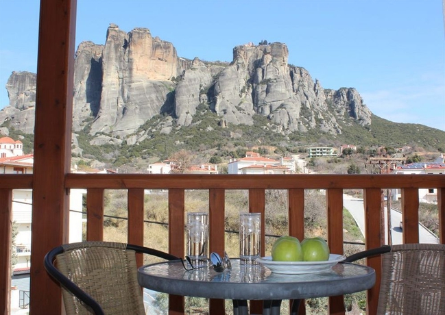 Imagen de la habitación del Hotel Famissi. Foto 7