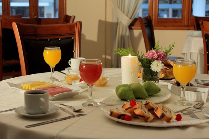 Imagen del bar/restaurante del Hotel Famissi. Foto 3