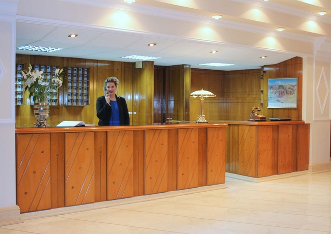 Imagen de los interiores del Hotel Famissi. Foto 14