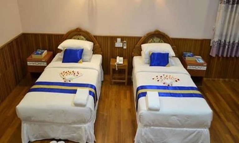 Imagen general del Hotel Famous Bago. Foto 6