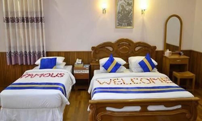 Imagen general del Hotel Famous Bago. Foto 10