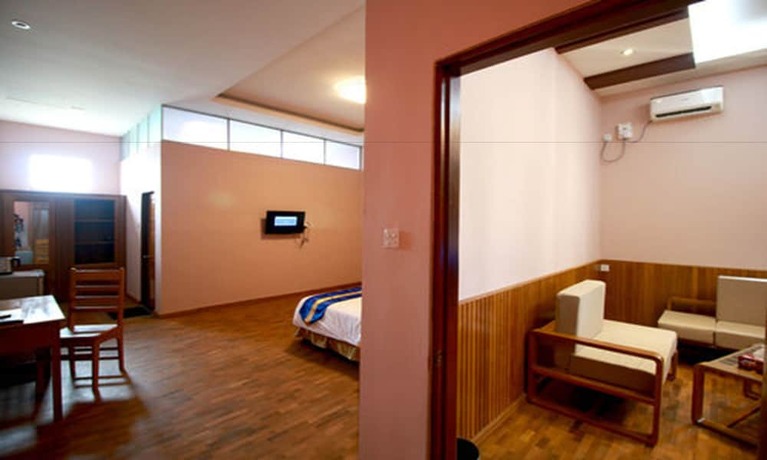 Imagen general del Hotel Famous Bago. Foto 11