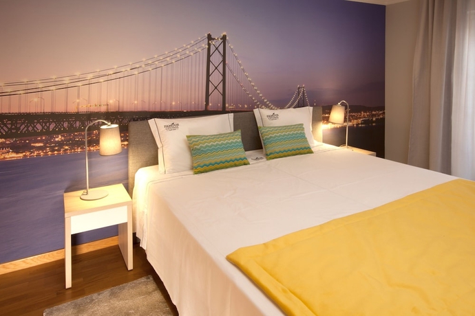 Imagen de la habitación del Hotel Famous Crows Lisbon Suites. Foto 9
