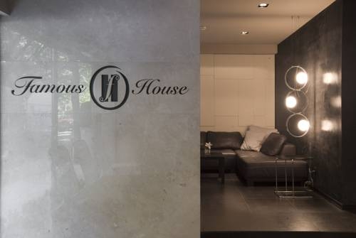 Imagen general del Hotel Famous House. Foto 9