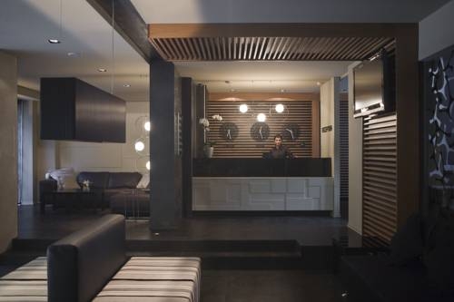 Imagen general del Hotel Famous House. Foto 13