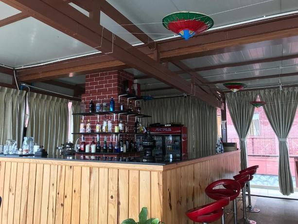 Imagen del bar/restaurante del Hotel Famous Kalaw. Foto 2