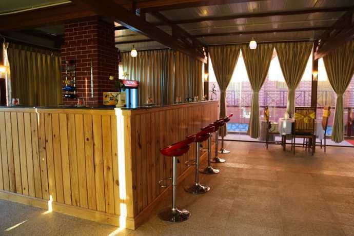 Imagen del bar/restaurante del Hotel Famous Kalaw. Foto 4