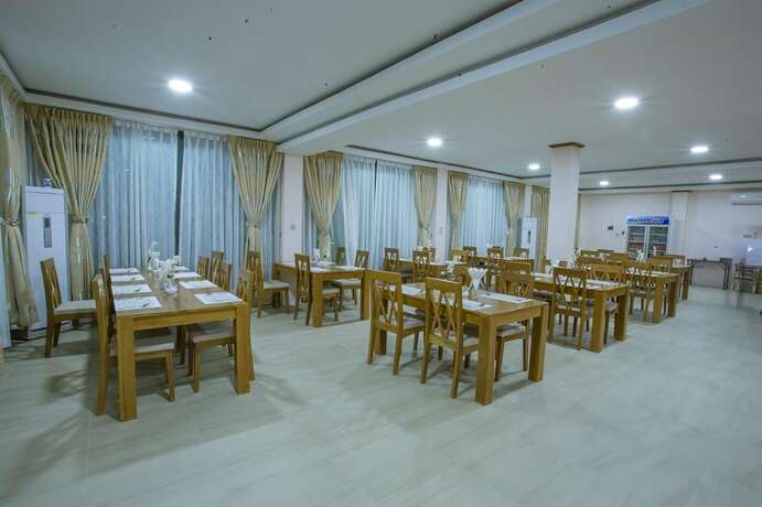 Imagen del bar/restaurante del Hotel Famous Ngapali. Foto 4