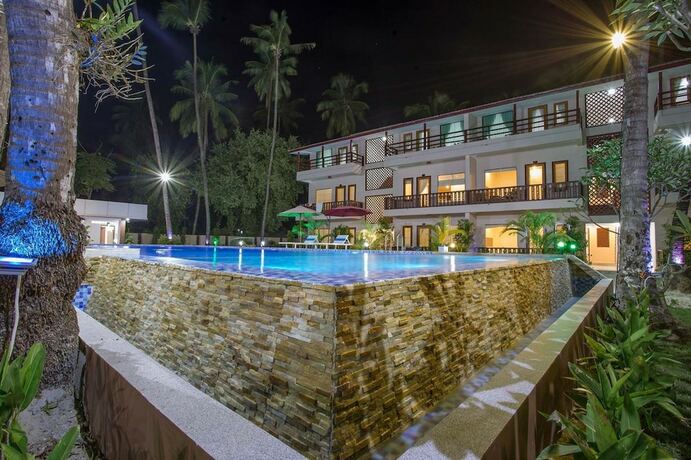 Imagen de la piscina del Hotel Famous Ngapali. Foto 19