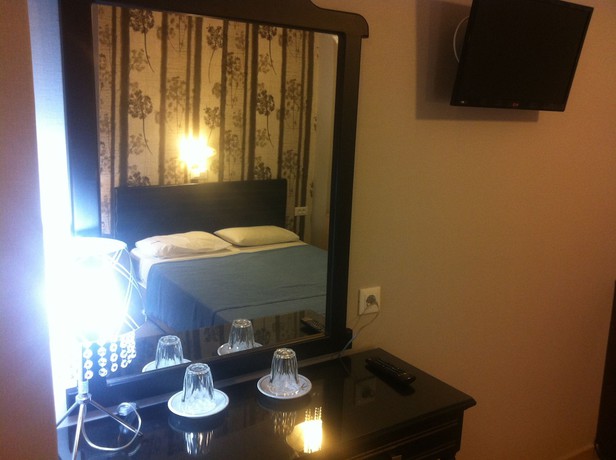 Imagen de la habitación del Hotel Fanari, Komotin&iacute;. Foto 19
