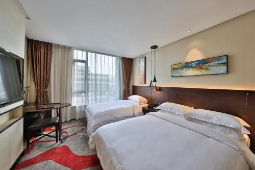 Imagen de la habitación del Hotel Fancy. Foto 7