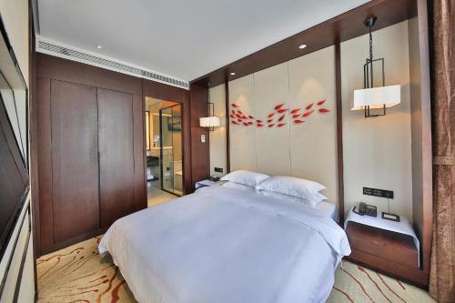 Imagen de la habitación del Hotel Fancy. Foto 8