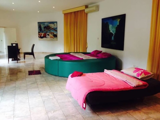 Imagen de la habitación del Hotel Fancy Pattaya. Foto 16