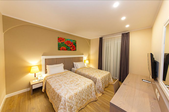 Imagen de la habitación del Hotel FandM. Foto 7