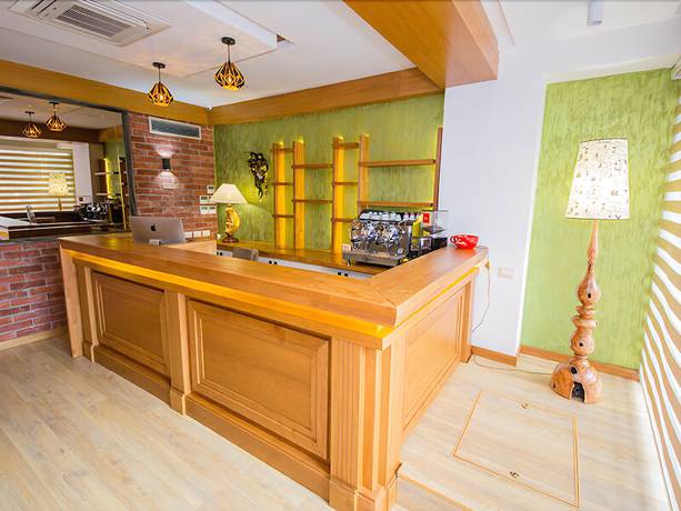 Imagen de los interiores del Hotel FandM. Foto 18