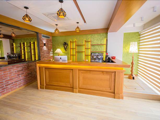 Imagen de los interiores del Hotel FandM. Foto 19