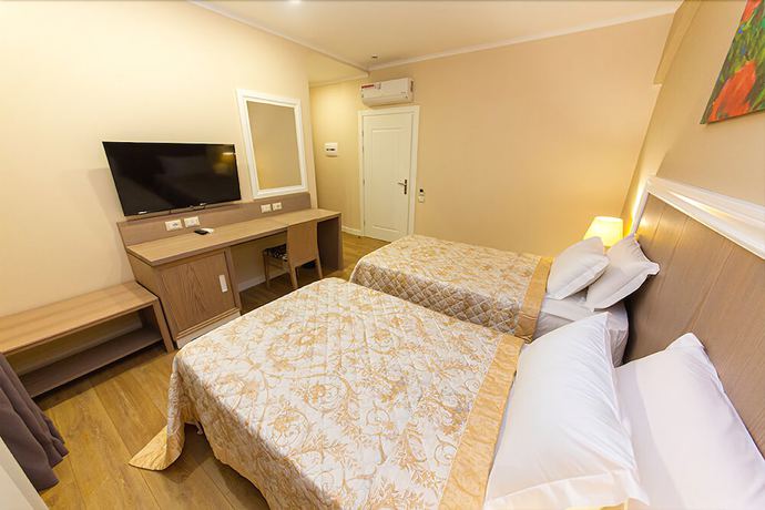 Imagen de la habitación del Hotel FandM. Foto 11
