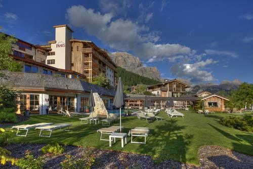 Imagen de la habitación del Hotel Fanes, San Cassiano. Foto 2