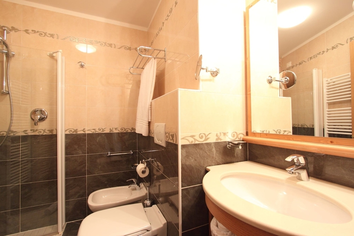 Imagen de la habitación del Hotel Fanes Suite E Spa. Foto 5