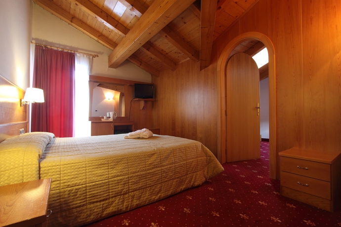 Imagen de la habitación del Hotel Fanes Suite E Spa. Foto 6