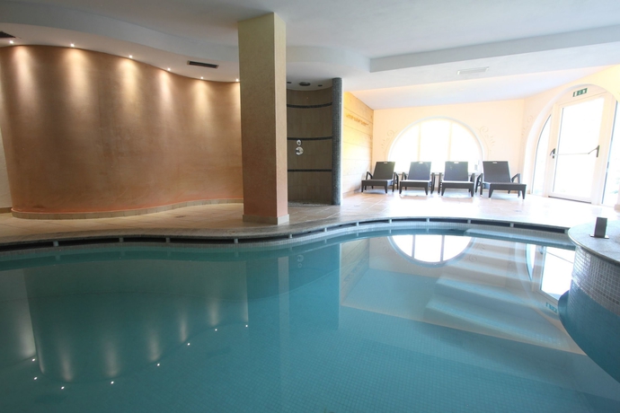 Imagen de la piscina del Hotel Fanes Suite E Spa. Foto 14