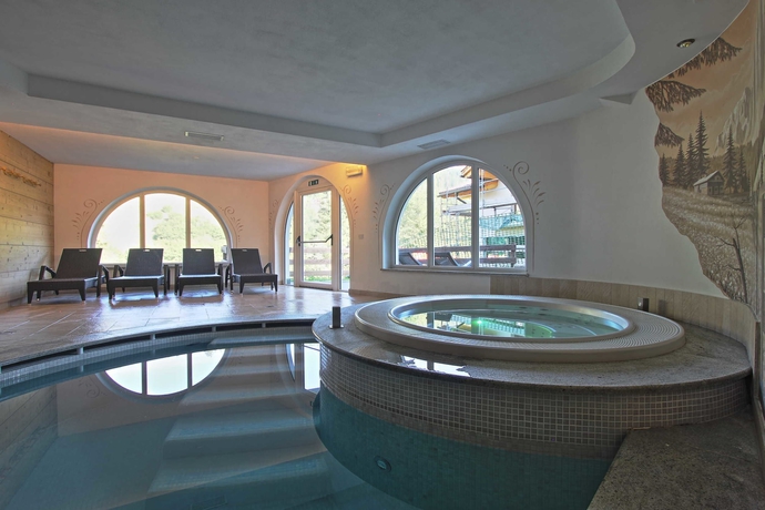Imagen de la piscina del Hotel Fanes Suite E Spa. Foto 18