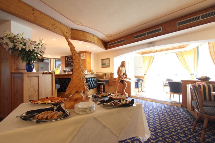 Imagen de los interiores del Hotel Fanes Suite E Spa. Foto 11
