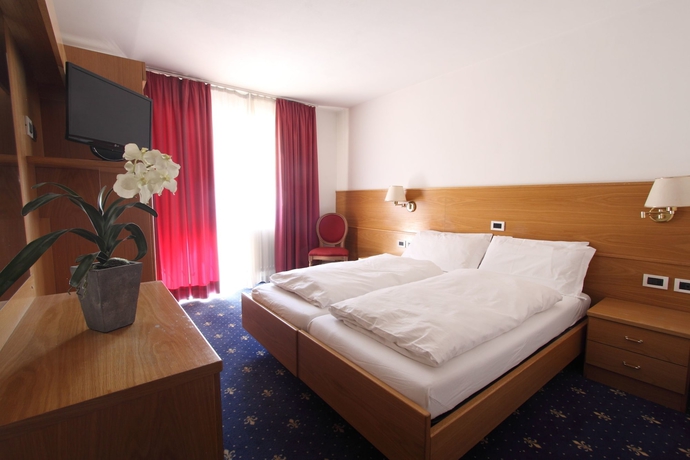 Imagen de la habitación del Hotel Fanes Suite E Spa. Foto 8