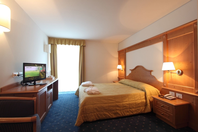 Imagen de la habitación del Hotel Fanes Suite E Spa. Foto 9