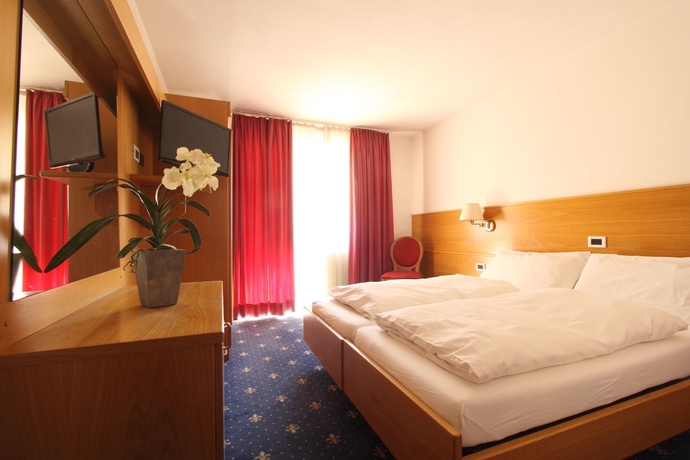 Imagen de la habitación del Hotel Fanes Suite E Spa. Foto 10