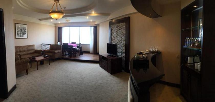 Imagen general del Hotel Fangzhong Holiday Hotel. Foto 5