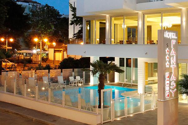 Imagen de los exteriores del Hotel Fantasy, Riccione. Foto 10