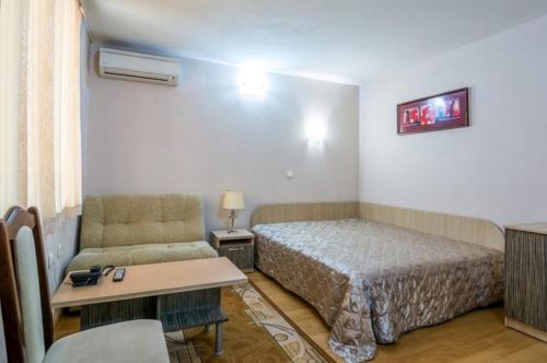 Imagen de la habitación del Hotel Fantasy, Svilengrad. Foto 20