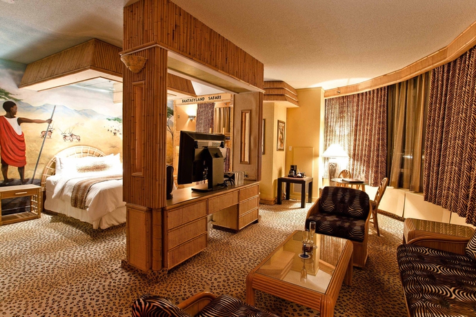 Imagen de la habitación del Hotel Fantasyland. Foto 8