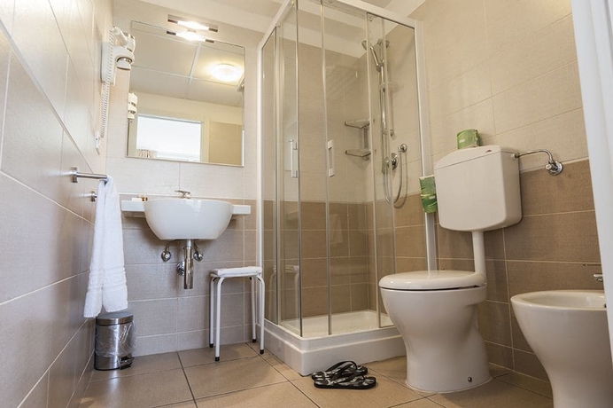 Imagen de la habitación del Hotel Fantinello. Foto 19