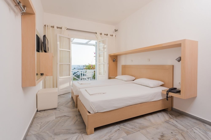 Imagen de la habitación del Hotel Far Out and Spa. Foto 7