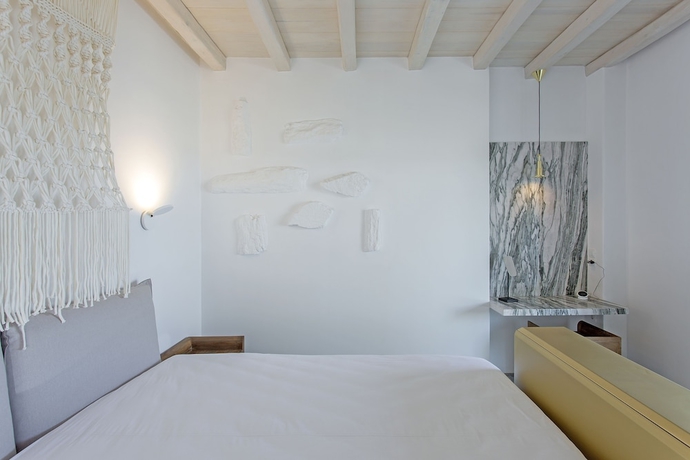 Imagen de la habitación del Hotel Far Out and Spa. Foto 10