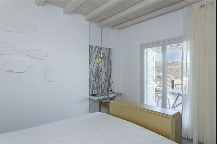 Imagen de la habitación del Hotel Far Out and Spa. Foto 11