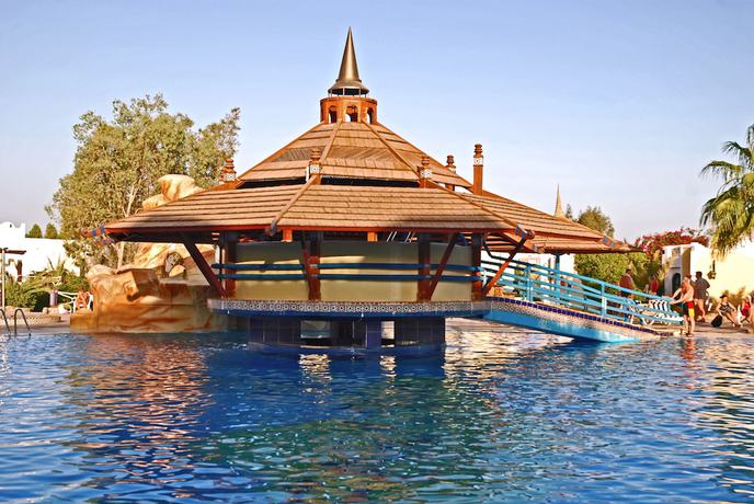 Imagen de la piscina del Hotel Faraana Reef - All-inclusive. Foto 13