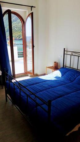 Imagen de la habitación del Hotel Faraglione. Foto 10