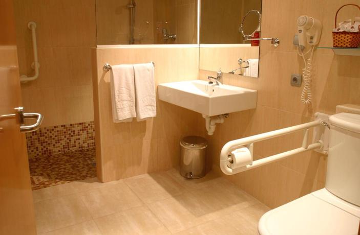 Imagen de la habitación del Hotel Faranda Express Alisas Santander. Foto 3