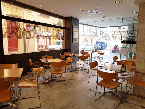 Imagen del bar/restaurante del Hotel Faranda Express Pathos Gijón. Foto 2