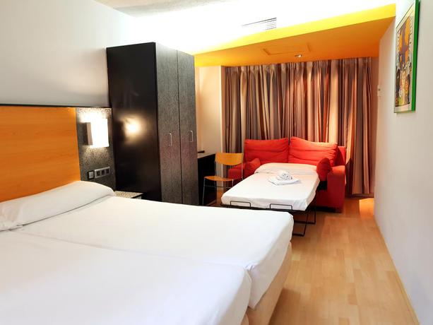 Imagen de la habitación del Hotel Faranda Express Pathos Gijón. Foto 7