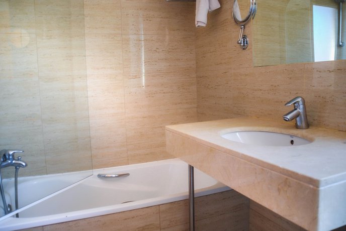 Imagen de la habitación del Hotel Faranda Marsol Candás. Foto 14