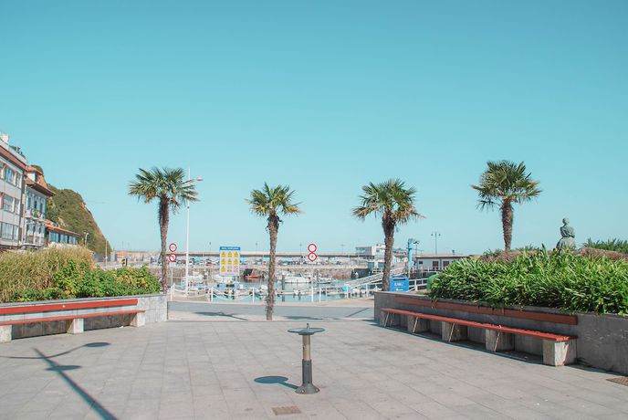 Imagen de los exteriores del Hotel Faranda Marsol Candás. Foto 16