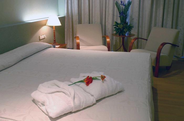 Imagen de la habitación del Hotel Faranda R&iacute;as Altas. Foto 5