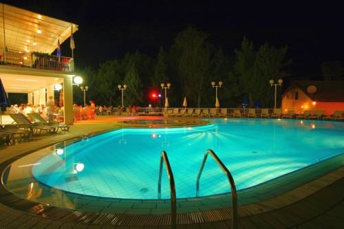 Imagen general del Hotel Faraon, Trpanj. Foto 4
